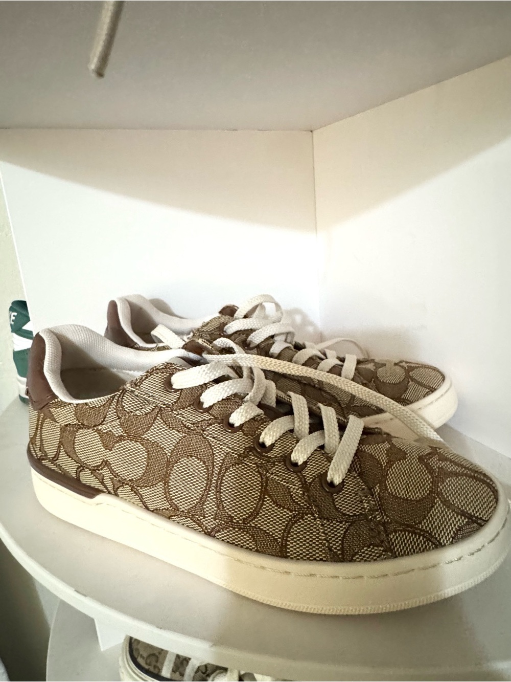 Coach Women’s Signature Canvas Low-Top Sneakers Size 5